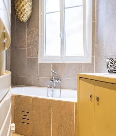 Elegant 1 Bedroom In 16th Apartment
