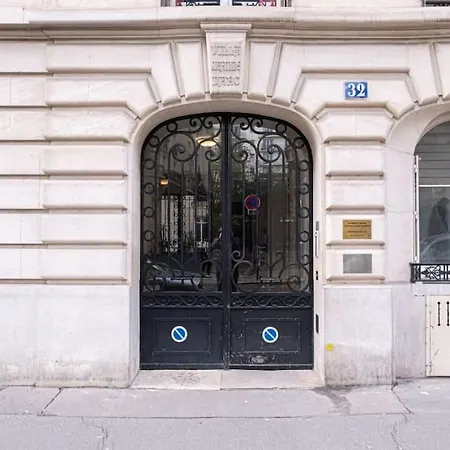 Elegant 1 Bedroom In 16th *