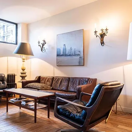 Elegant 1 Bedroom In 16th Apartment