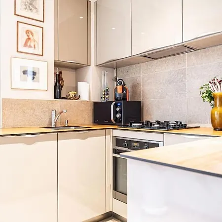Elegant 1 Bedroom In 16th *